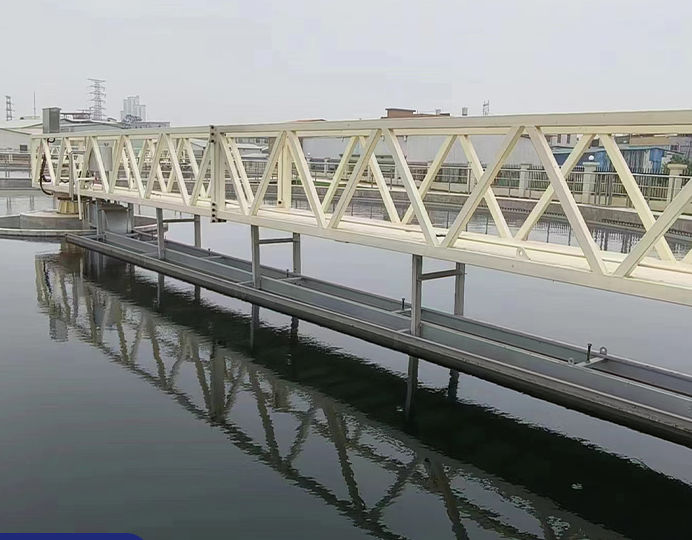 桁車式刮泥機(jī)_平流沉淀池往復(fù)式全自動桁車刮泥機(jī)廠家